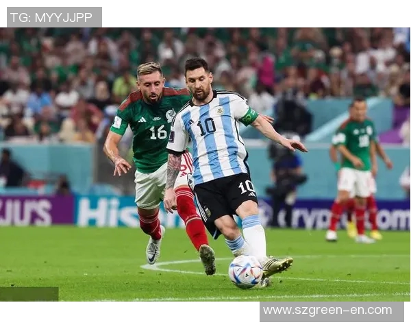 现役足球球星全方位解析:从技术特点到赛场表现的深度剖析 现役足球球星全方位解析:从技术特点到赛场表现的深度剖析